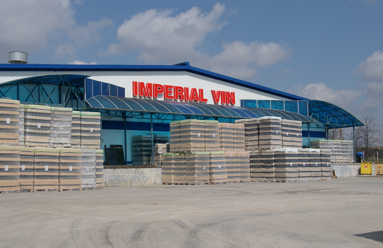 成功營運“摩瓦多瓦帝國酒業(yè)”進入中國市場